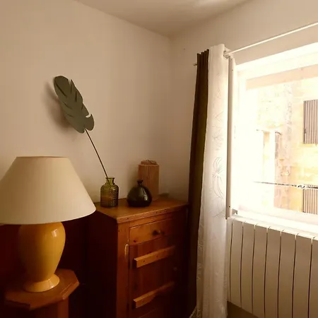 60 M2 - Charme Et Centre Historique - Wifi Et Clim - L'alcove De Moliere Pézenas